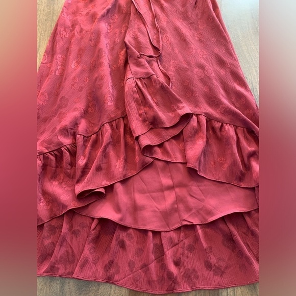 NWT Max Studio Dress Maxi Ruffled Hem Size XS Burgundy Raspberry Color - Picture 7 of 16